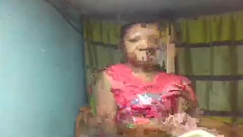 Snapshot of viviane0812 chatting on 10.24.25 viviane0812 online show from 10.24.25