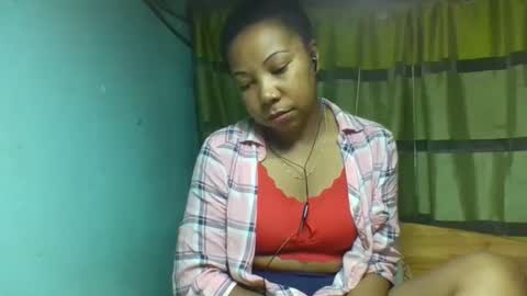 Snapshot of viviane0812 chatting on 11.20.25 viviane0812 online show from 11.20.25