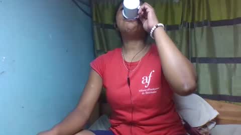 Snapshot of viviane0812 chatting on 12.14.25 viviane0812 online show from 12.14.25