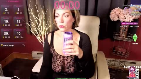 VivianLuxe online show from 11.13.25