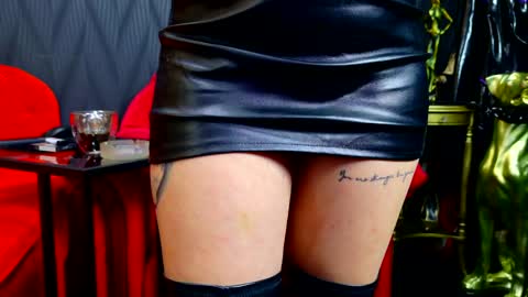 Vivian Reeve online show from 01.15.25