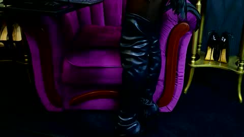 Vivian Reeve online show from 10.23.25