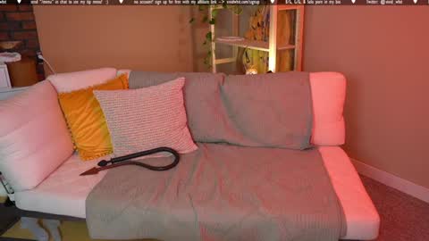 Whitney online show from 10.10.25