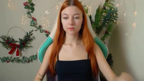 Snapshot of vivien_leight chatting on 12.17.25 Vivien online show from 12.17.25