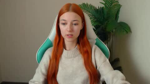 Snapshot of vivien_leight chatting on 01.12.26 Vivien online show from 01.12.26