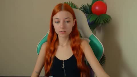 Snapshot of vivien_leight chatting on 02.27.26 Vivien online show from 02.27.26