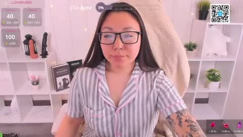 Vivien online show from 04.28.26