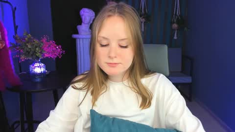 Vivien online show from 12.18.24