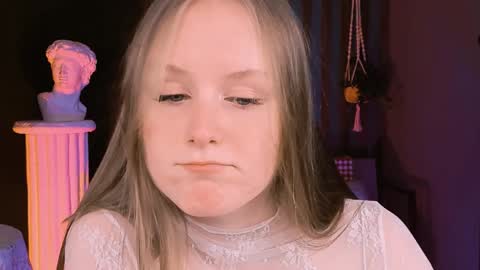 Vivien online show from 02.05.25