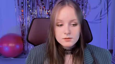 Vivien online show from 02.16.25