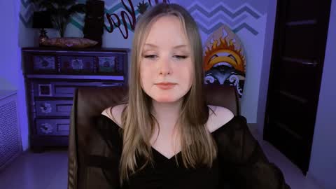 Vivien online show from 03.12.25