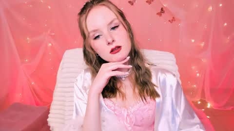 Snapshot of vivienleeigh chatting on 05.11.26 Vivien online show from 05.11.26