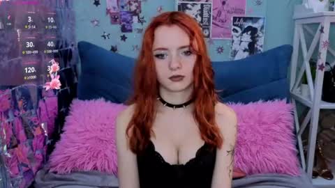 Snapshot of viviennero chatting on 06.15.26 Mary online show from 06.15.26