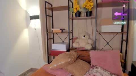 Snapshot of vixenia chatting on 03.25.26 Vixenia online show from 03.25.26