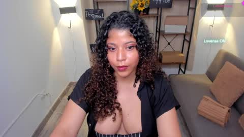 Snapshot of vixenia chatting on 04.02.26 Vixenia online show from 04.02.26