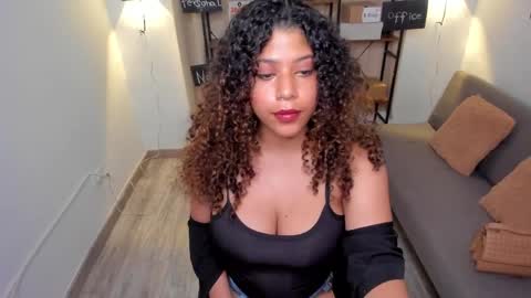 Snapshot of vixenia chatting on 04.04.26 Vixenia online show from 04.04.26