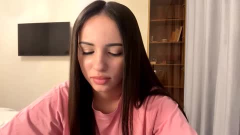 Snapshot of vixy_luna chatting on 03.16.26 Miss Mia online show from 03.16.26