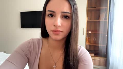 Snapshot of vixy_luna chatting on 04.04.26 Miss Mia online show from 04.04.26