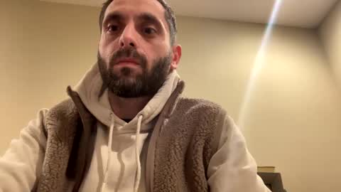 Snapshot of vnast010 chatting on 12.18.24 vnast010 online show from 12.18.24