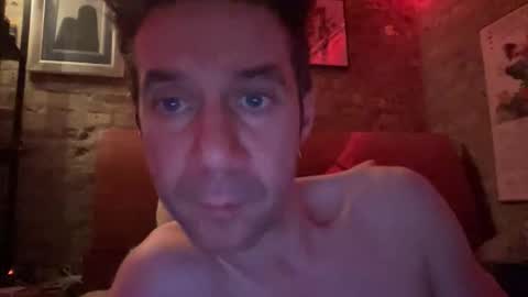 Snapshot of voodoochilelove chatting on 12.18.25 Djangus Roundstone online show from 12.18.25