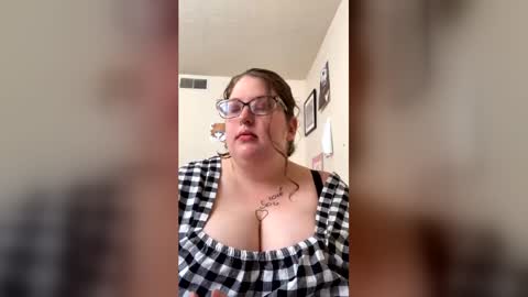 Vivian online show from 06.30.26