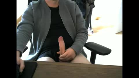 Snapshot of vxnny chatting on 09.29.25 vxnny online show from 09.29.25