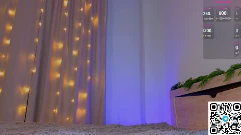 Snapshot of vybeon chatting on 11.25.25 Alice online show from 11.25.25