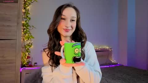 Snapshot of vybeon chatting on 04.05.26 Alice online show from 04.05.26