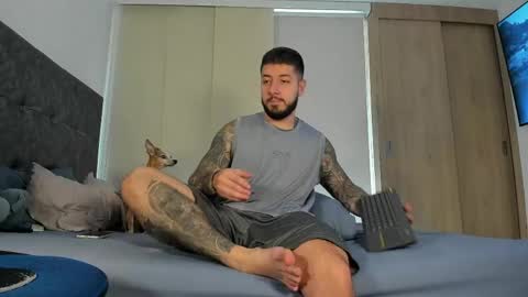 vyxen_ online show from 04.22.26