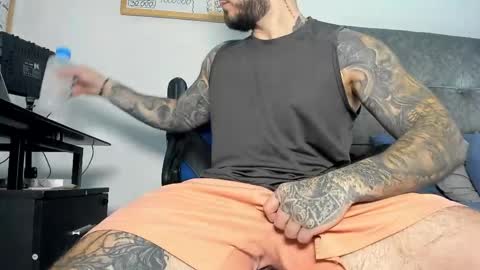 vyxen_ online show from 05.04.26