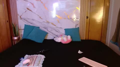 kitty SUPORT ME AND MY BABY SINGLE MOMY online show from 04.18.26