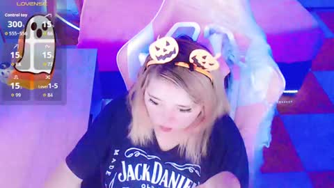   online show from 10.09.25