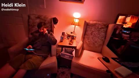 wakehimup online show from 11.22.25