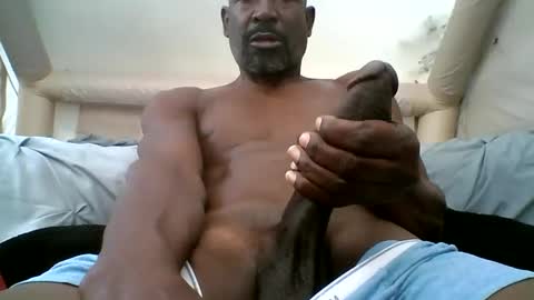 Snapshot of waleswusup chatting on 10.07.25 Champion Lover online show from 10.07.25