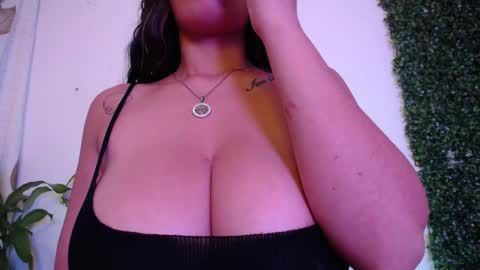 Snapshot of wanda_liones chatting on 03.09.25 Wanda online show from 03.09.25