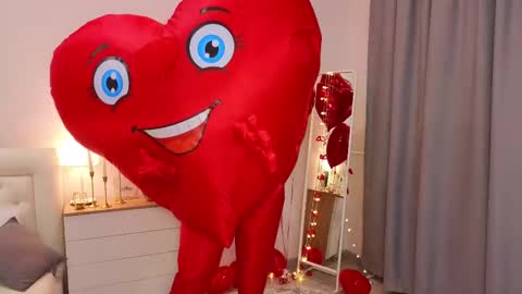 Snapshot of wanda_robinson chatting on 02.15.25 Wendy. Hello Honeys Ill see you 2nd 5th 7th this week love you3 online show from 02.15.25