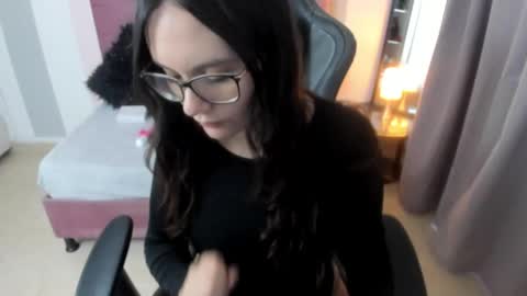 Alexandra online show from 10.20.25