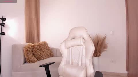 Snapshot of wandathompson_ chatting on 02.12.25 Wanda online show from 02.12.25