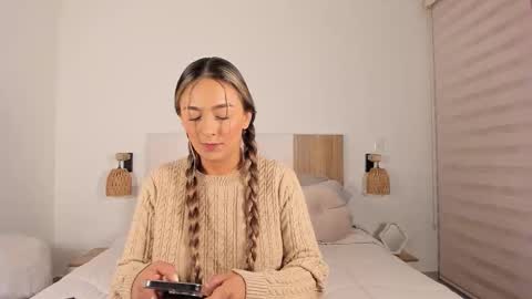 Snapshot of wandathompson_ chatting on 11.11.25 Wanda online show from 11.11.25