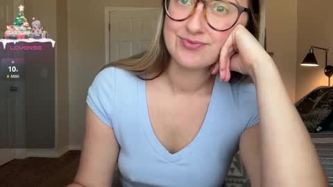 Snapshot of wanderlustjade chatting on 12.19.24 Jade  Adonis online show from 12.19.24