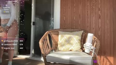 Snapshot of wanderlustjade chatting on 01.03.25 Jade  Adonis online show from 01.03.25