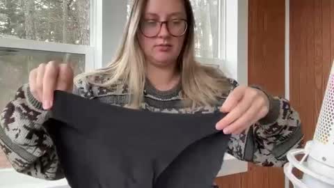 Snapshot of wanderlustjade chatting on 01.07.25 Jade  Adonis online show from 01.07.25