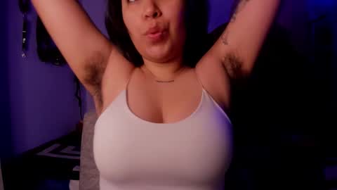 Snapshot of waningrosee chatting on 01.20.25 Waningrose Lu online show from 01.20.25