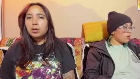 Snapshot of waningrosee chatting on 09.23.25 Waningrose Lu online show from 09.23.25