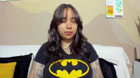 Snapshot of waningrosee chatting on 10.16.25 Waningrose Lu online show from 10.16.25