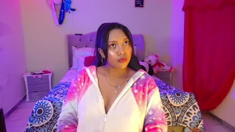 Snapshot of warisgoddes chatting on 01.07.25 EMILY online show from 01.07.25