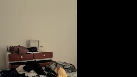 Snapshot of wat___sapbody chatting on 09.13.25 wearetwo online show from 09.13.25