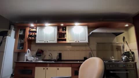 Snapshot of wat___sapbody chatting on 11.27.25 wearetwo online show from 11.27.25