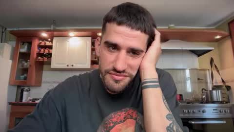 Snapshot of wat___sapbody chatting on 12.01.25 wearetwo online show from 12.01.25