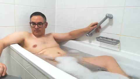 Snapshot of watchmecum78 chatting on 12.19.25 watchmecum78 online show from 12.19.25